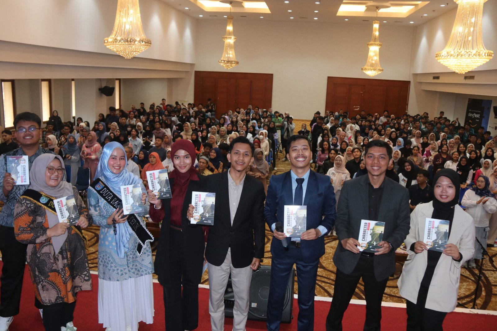 PECAAAAHHH Antusiasme Generasi Muda Depok Dalam Seminar Nasional