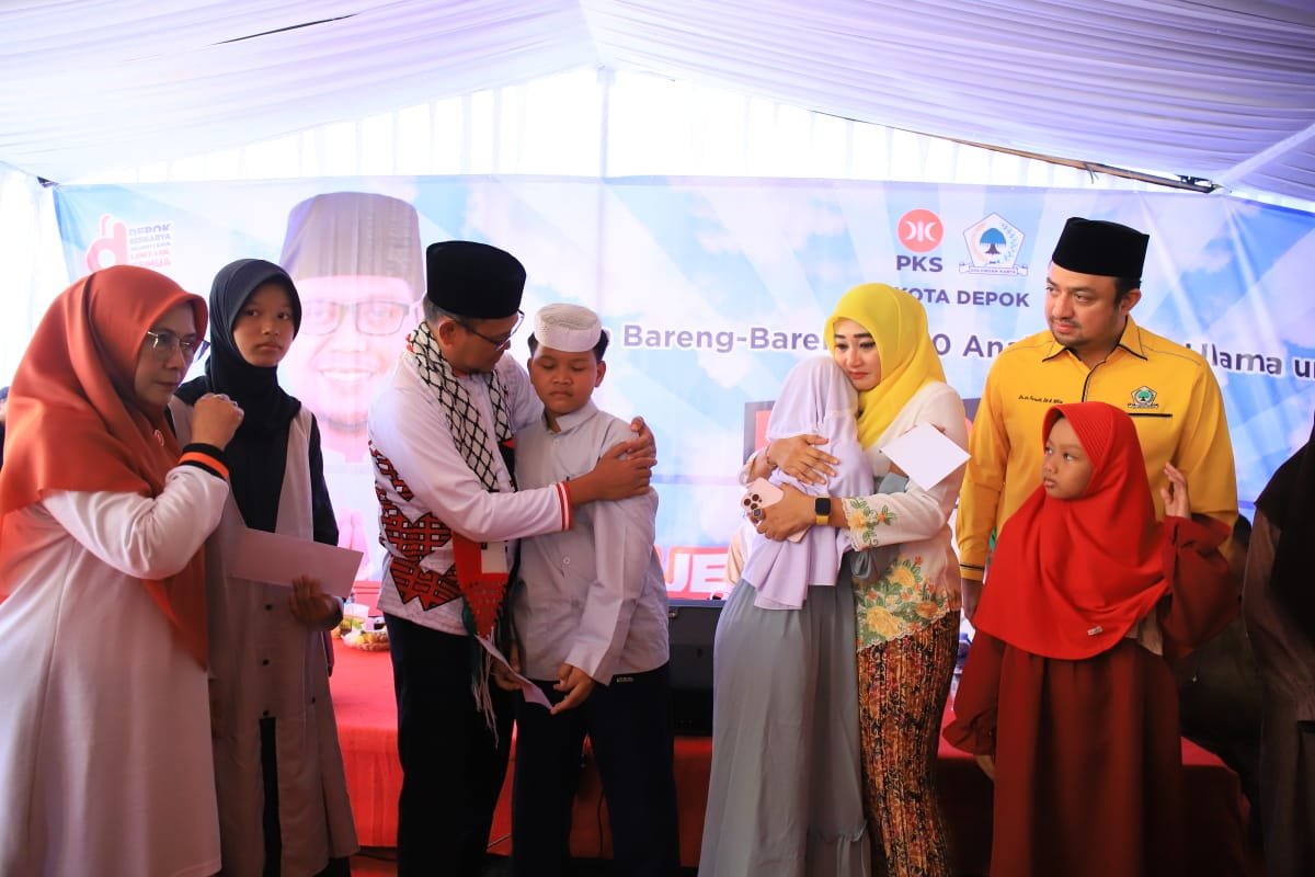 Suasana Haru Saat Nganterin Pasangan Imam Ririn ke KPUD Kota Depok